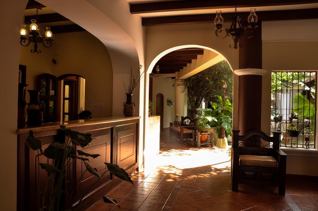 Hotel Quinta Maya Flores Exterior photo