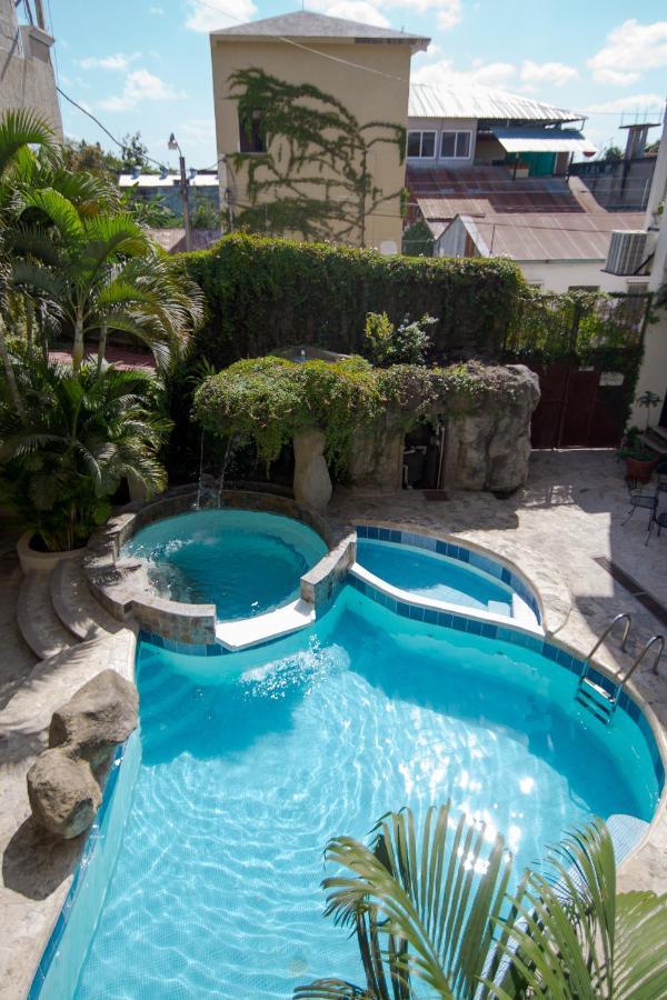 Hotel Quinta Maya Flores Exterior photo