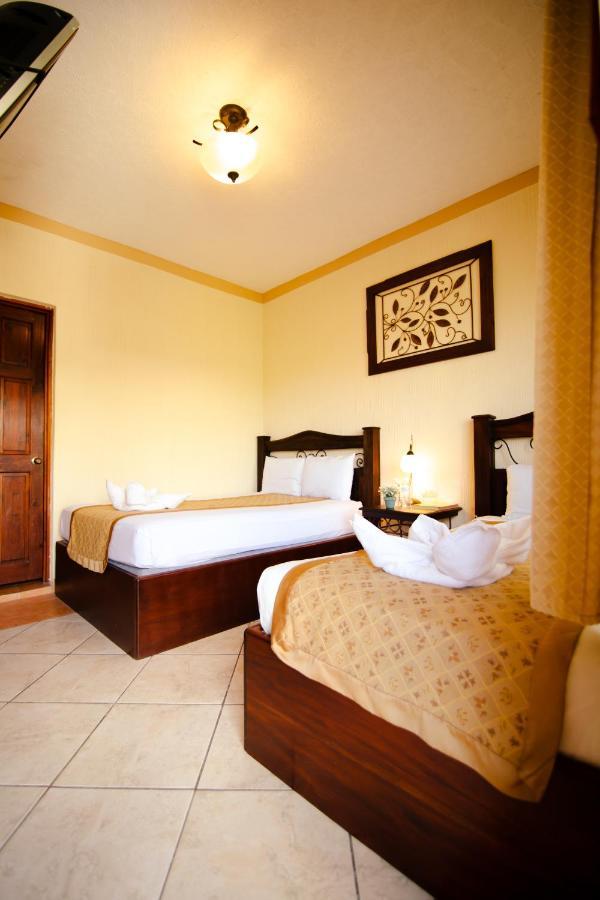 Hotel Quinta Maya Flores Exterior photo