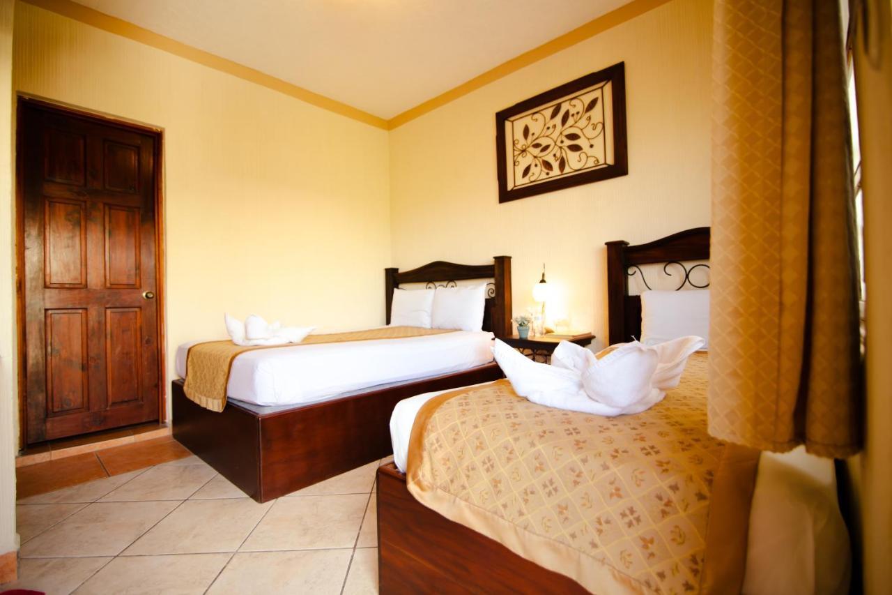 Hotel Quinta Maya Flores Exterior photo
